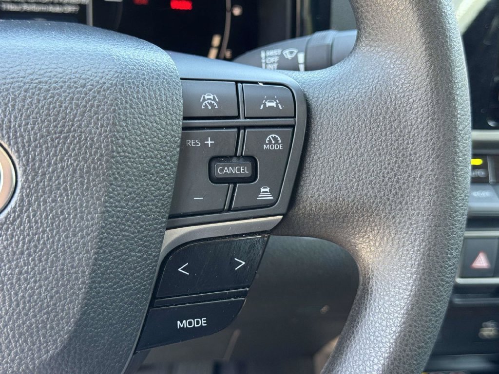 Used 2025 Toyota Camry LE FWD image 13