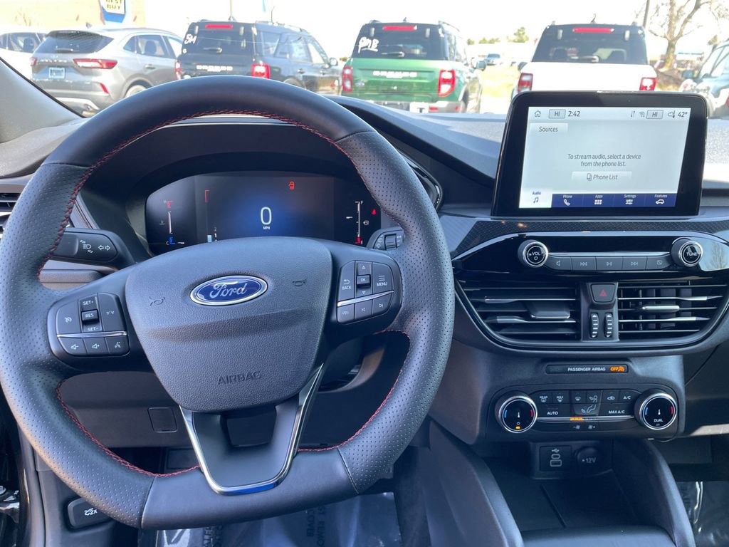 Certified 2025 Ford Escape ST-Line image 19