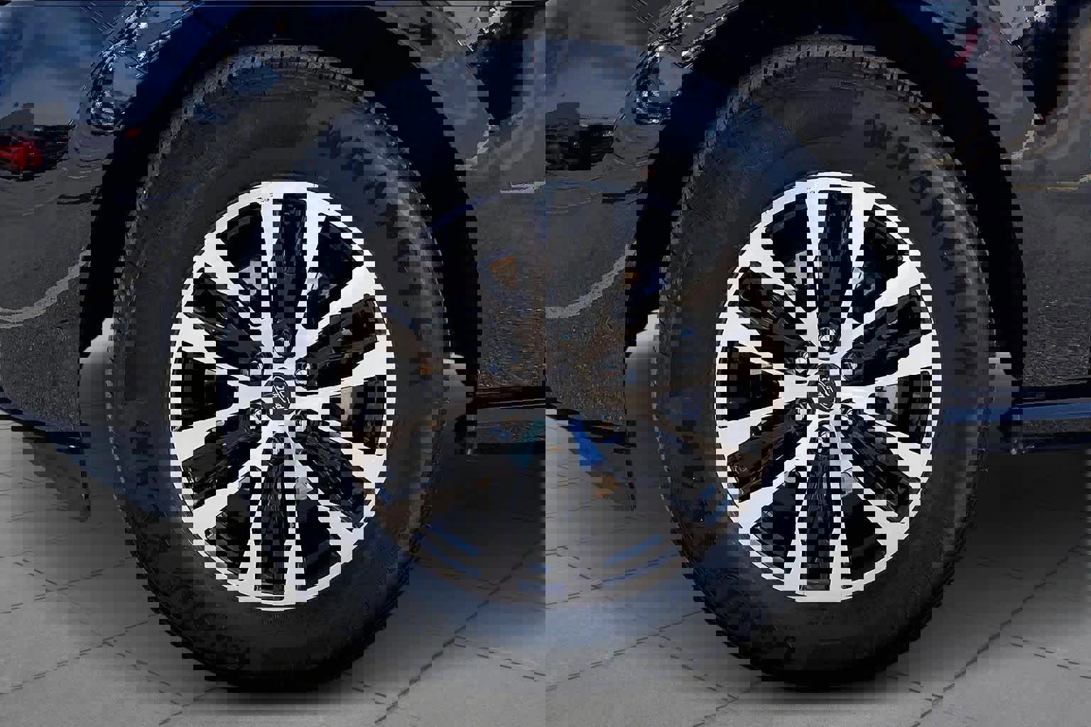 Certified 2025 Ford Expedition Platinum image 13