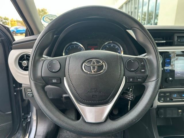 Used 2017 Toyota Corolla LE image 17