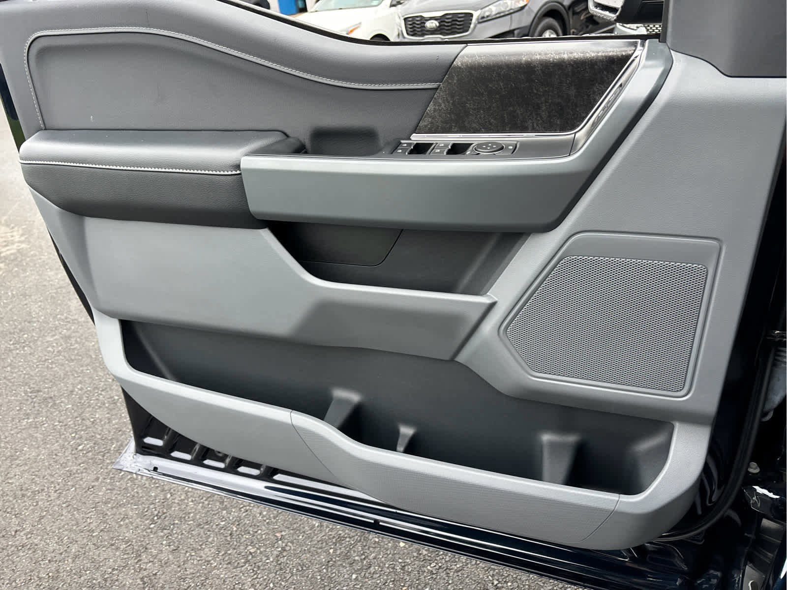 Certified 2022 Ford F150 XLT w/ Equipment Group 302A High image 27