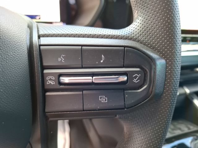 Used 2025 Chevrolet Colorado Trail Boss AWD/4WD image 19