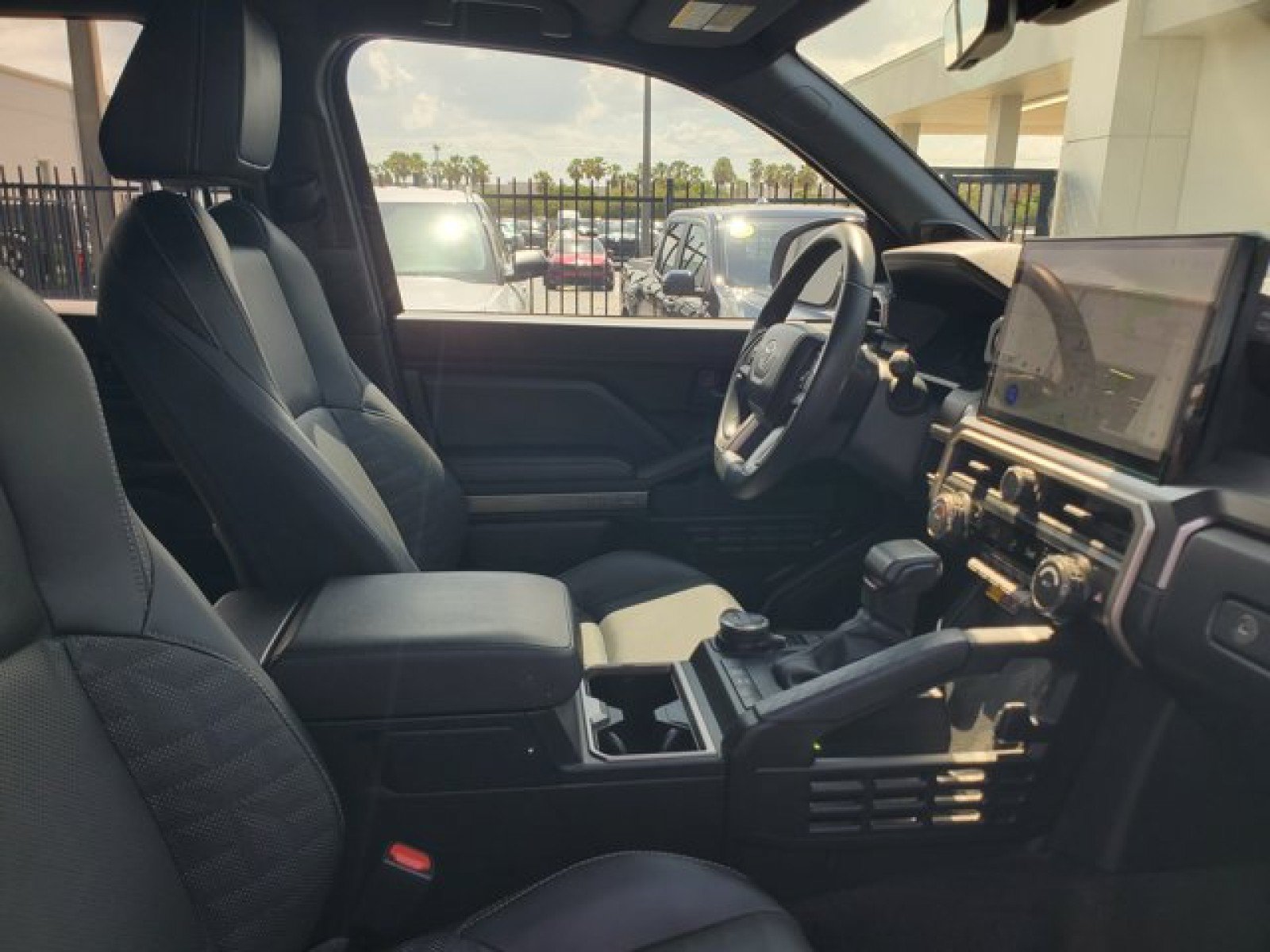 Used 2025 Toyota 4Runner TRD Off-Road Premium AWD/4WD image 36