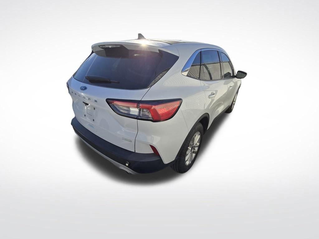 Certified 2020 Ford Escape SE image 3