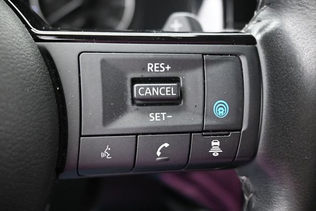 Used 2024 Nissan Pathfinder SL AWD/4WD image 17