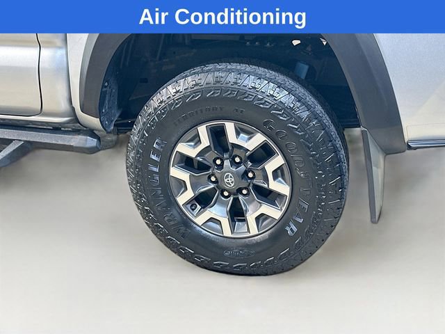 Used 2022 Toyota Tacoma TRD Off-Road w/ Technology Package image 10