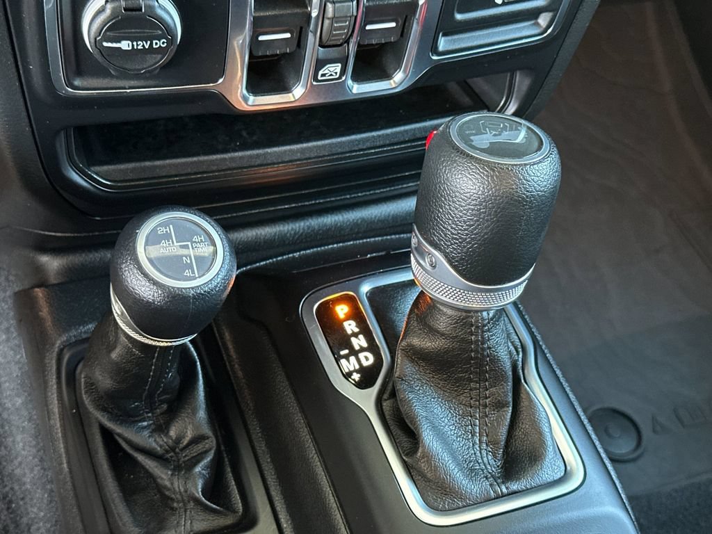 Used 2023 Jeep Wrangler Unlimited AWD/4WD image 19