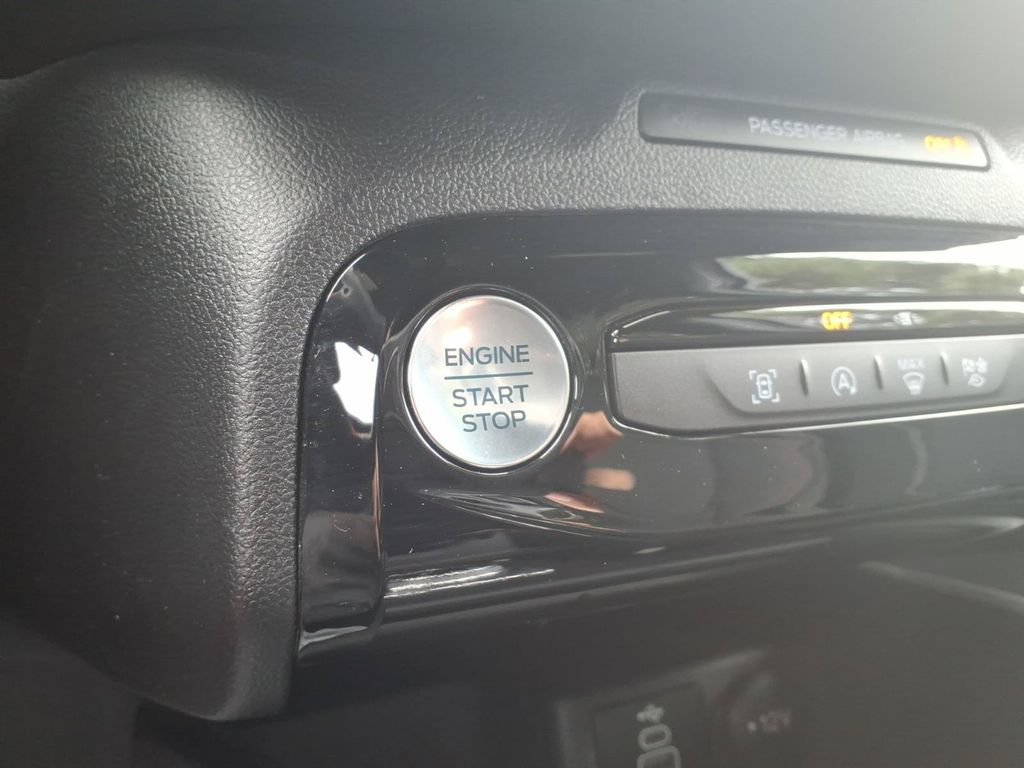 Certified 2024 Ford Escape ST-Line w/ Tech Pack #1 FWD image 25