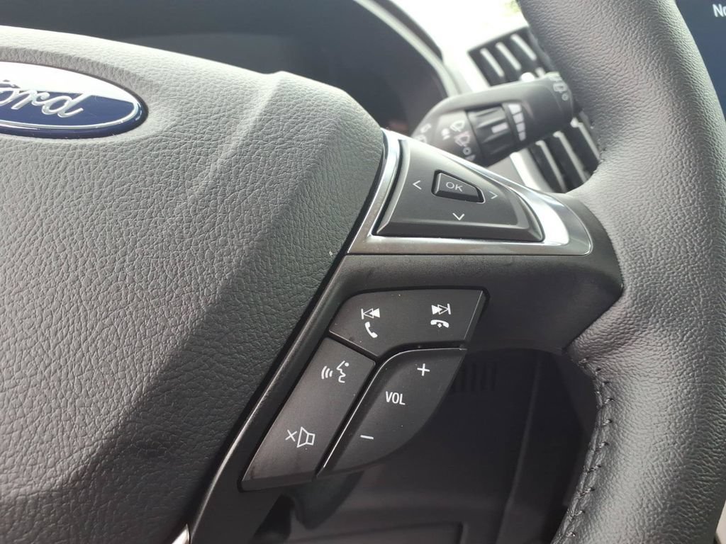 Certified 2024 Ford Edge SEL w/ Convenience Package AWD/4WD image 16
