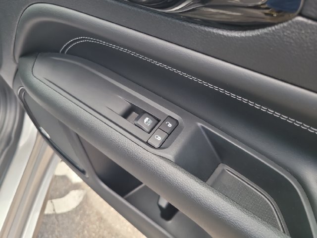 Used 2023 Jeep Compass High Altitude AWD/4WD image 29