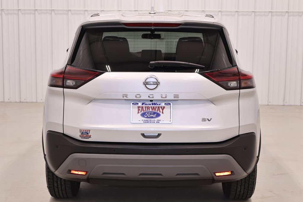 Used 2022 Nissan Rogue SV FWD image 9