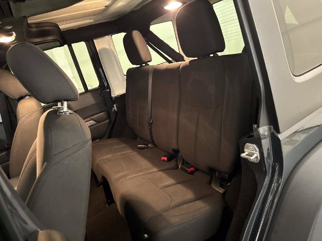 Used 2018 Jeep Wrangler Unlimited Sport w/ Connectivity Group AWD/4WD image 27