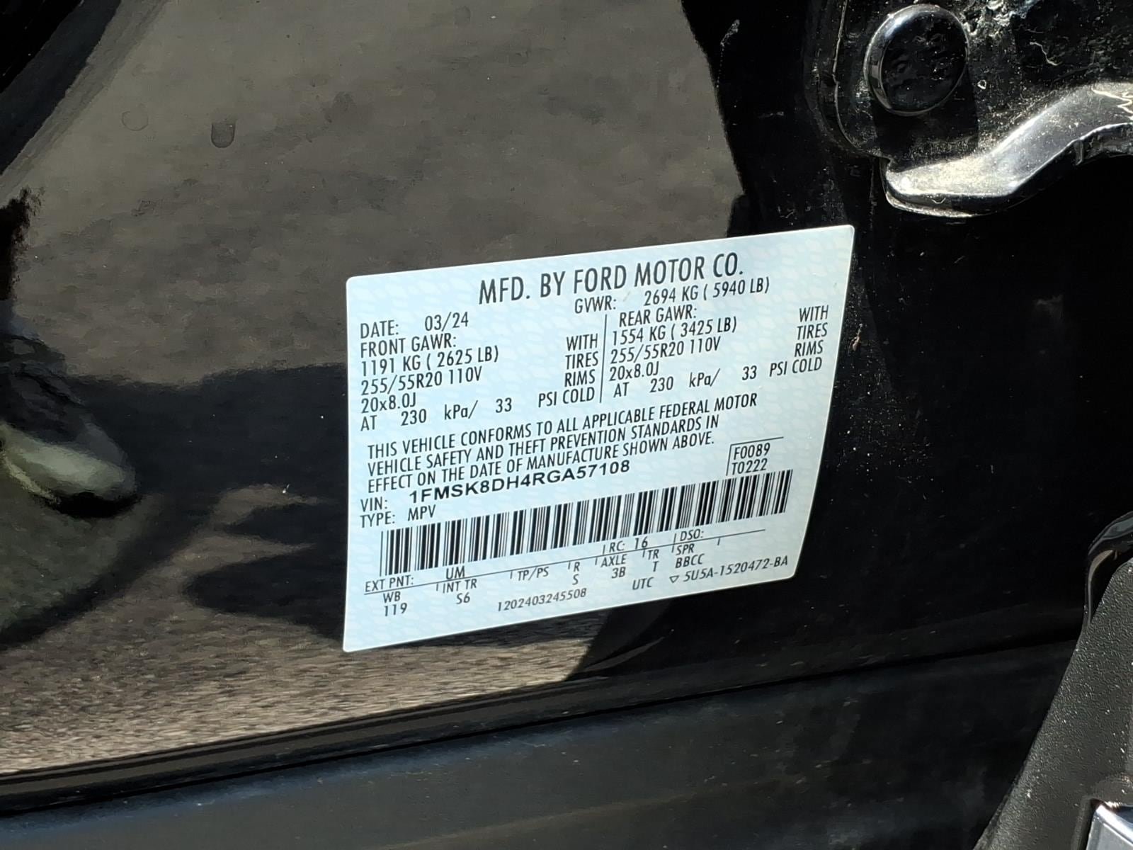 Certified 2024 Ford Explorer XLT w/ Equipment Group 202A AWD/4WD image 32