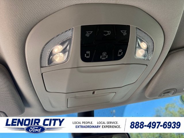 Used 2024 Chrysler Pacifica Touring-L FWD image 27