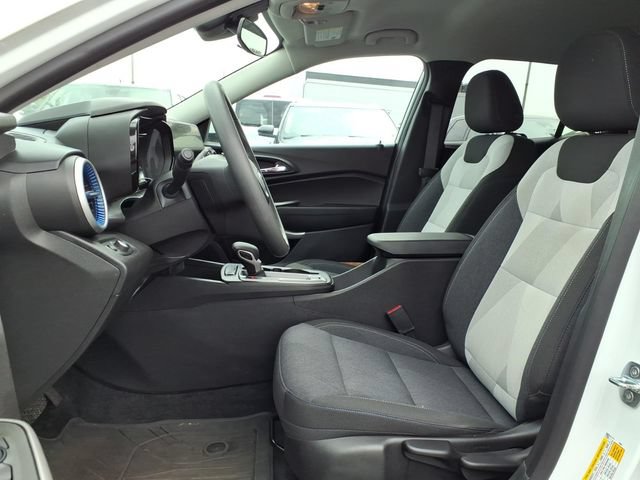 Used 2024 Chevrolet Trax LS w/ LS Convenience Package FWD image 16