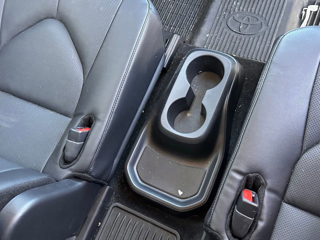 Used 2024 Toyota Highlander Limited AWD/4WD image 20