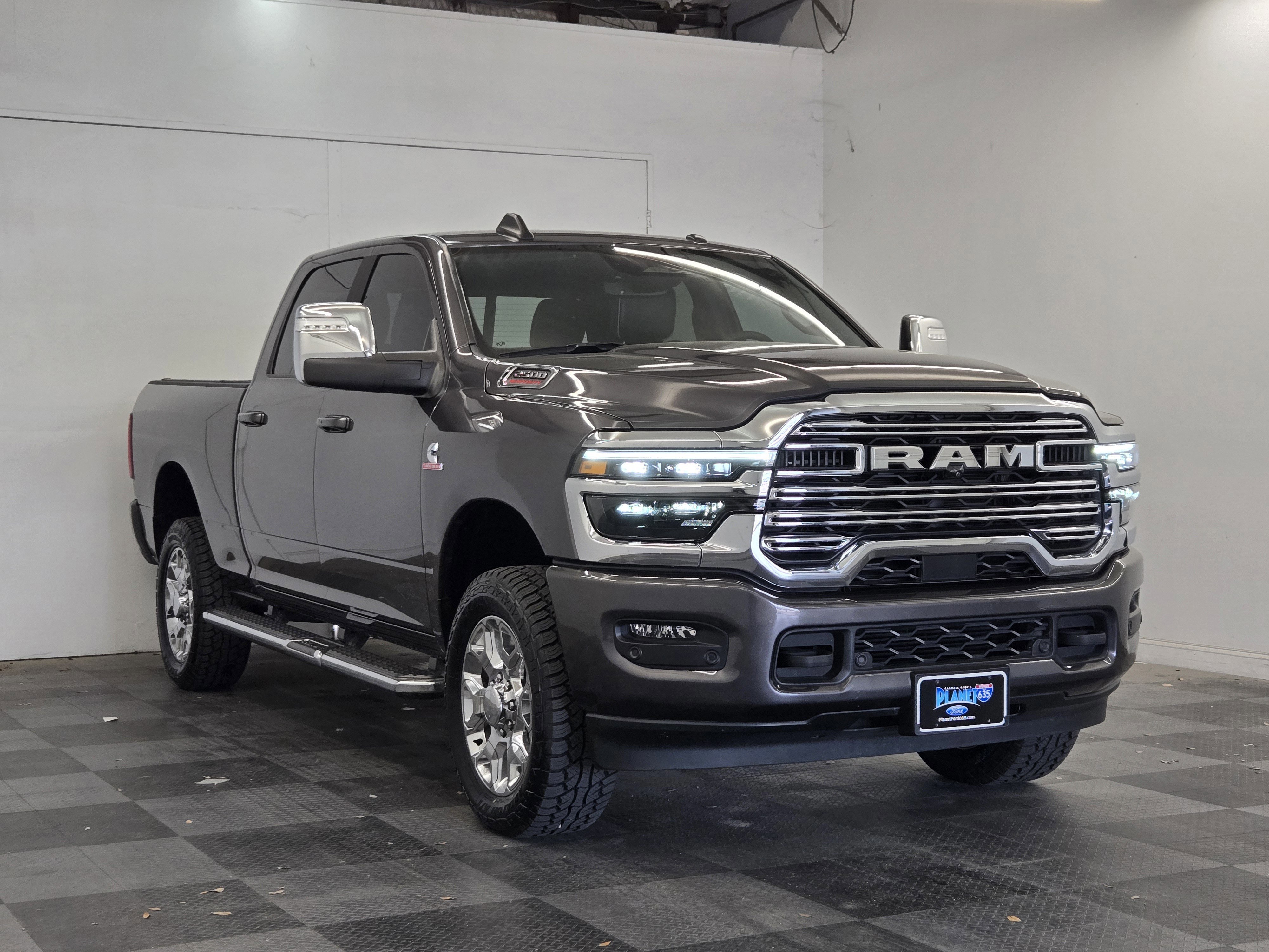 Used 2025 RAM 2500 Laramie AWD/4WD image 6