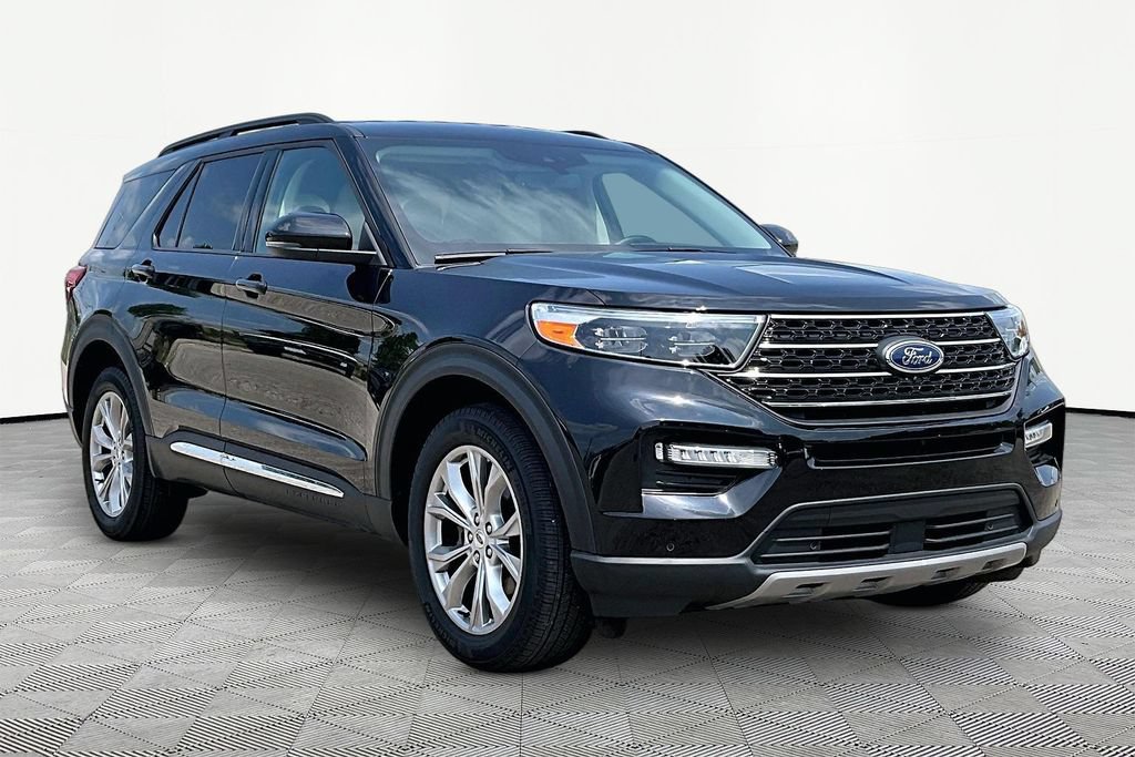 Certified 2024 Ford Explorer XLT w/ Equipment Group 202A AWD/4WD image 12