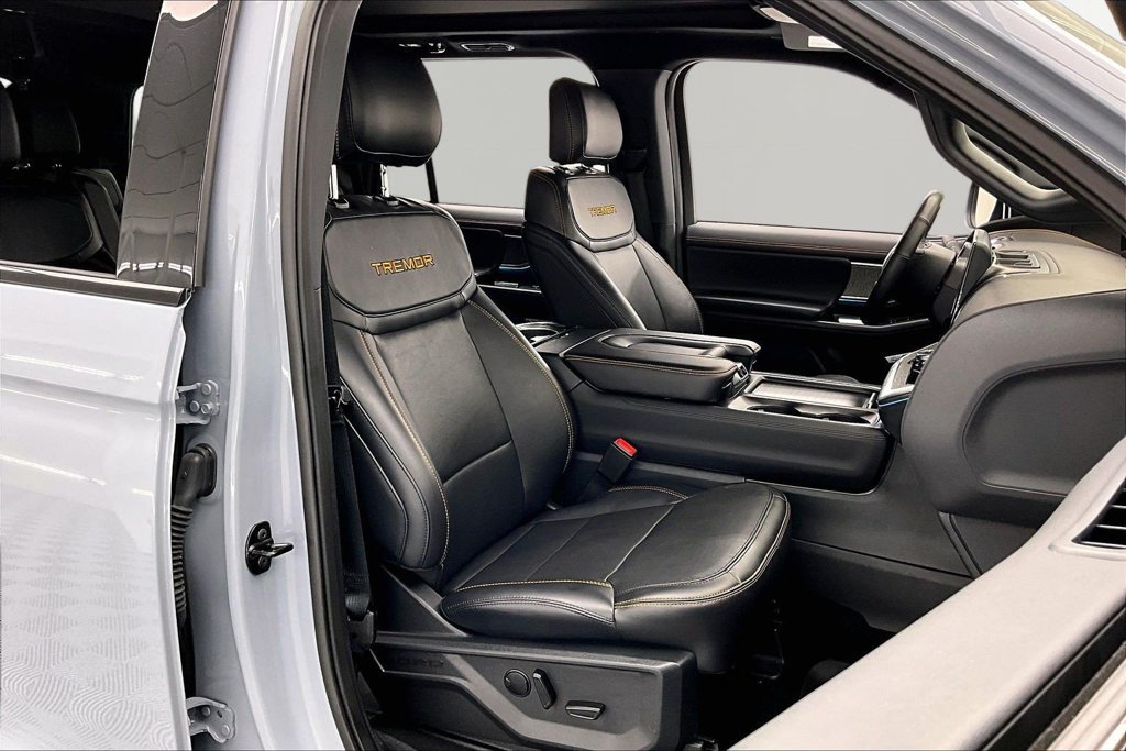 Certified 2025 Ford Expedition Tremor AWD/4WD image 7
