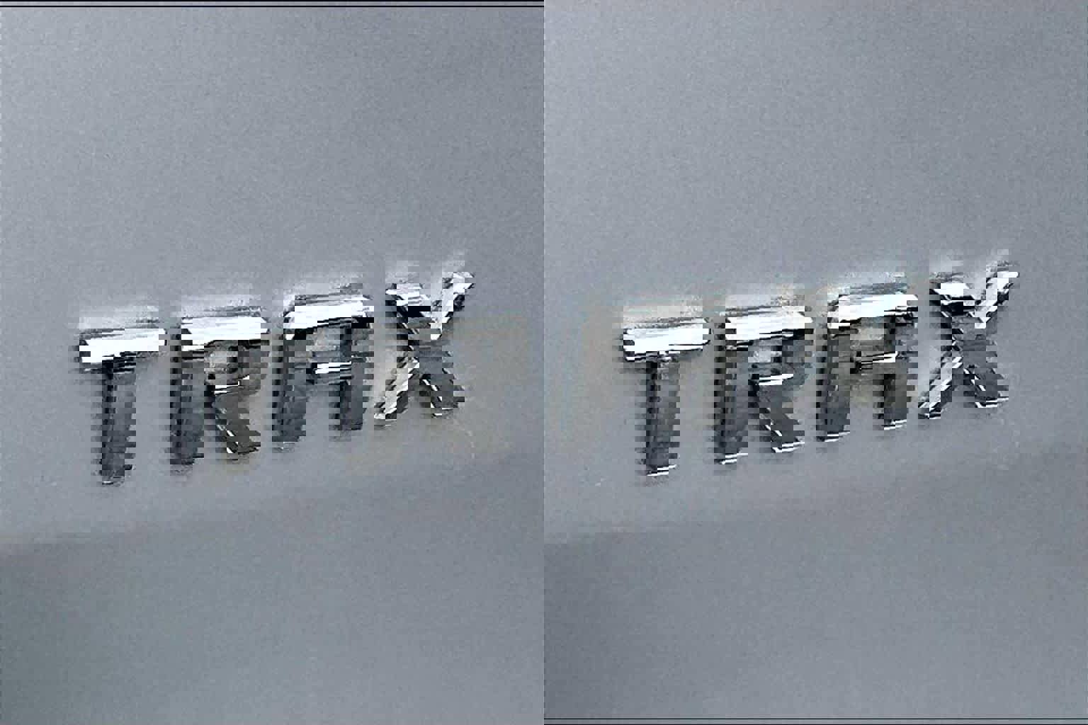 Used 2020 Chevrolet Trax LT w/ LT Convenience Package image 9