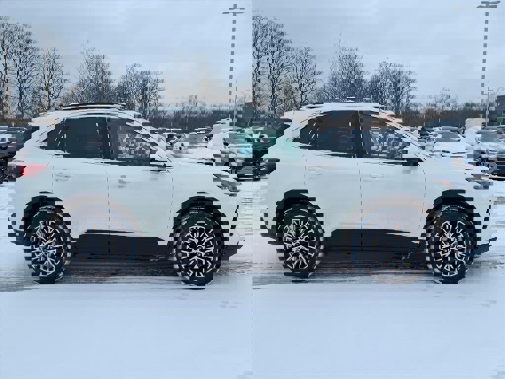 Certified 2025 Ford Escape Premium w/ PHEV Premium Package image 6