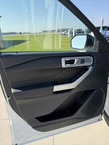 Certified 2022 Ford Explorer Limited w/ Equipment Group 301A image 11