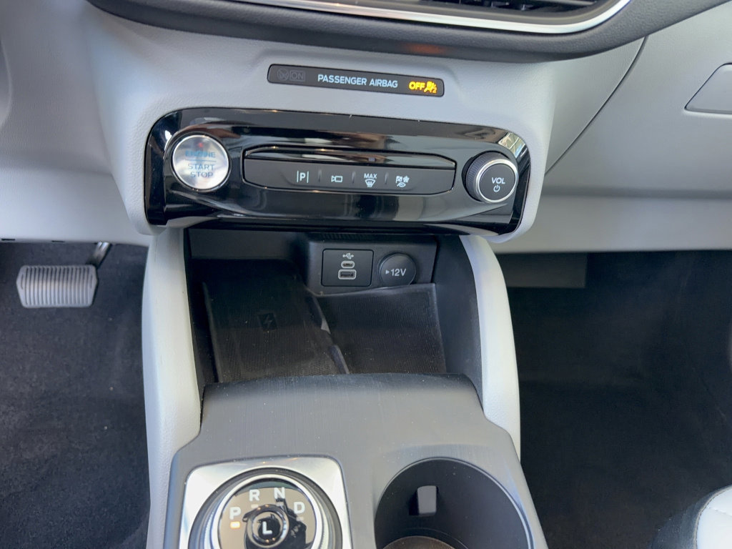 Certified 2025 Ford Escape SE w/ PHEV Premium Package image 21