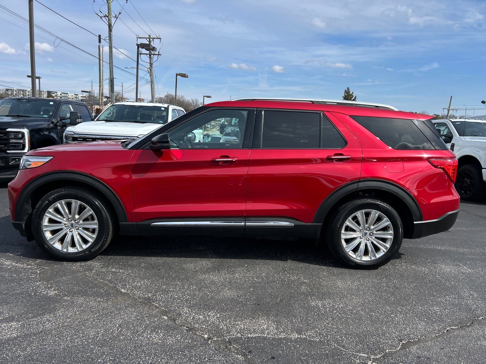 Certified 2020 Ford Explorer Limited w/ Class III Trailer Tow Package image 4