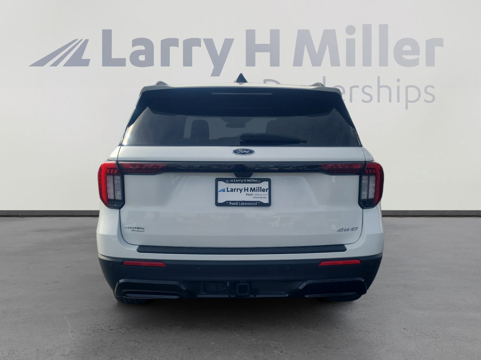 Certified 2025 Ford Explorer ST-Line image 4