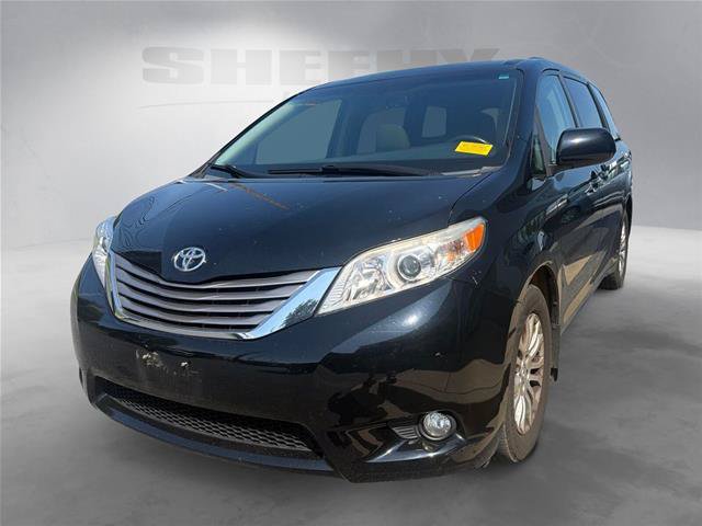 Used 2017 Toyota Sienna XLE w/ XLE Navigation Package FWD image 17