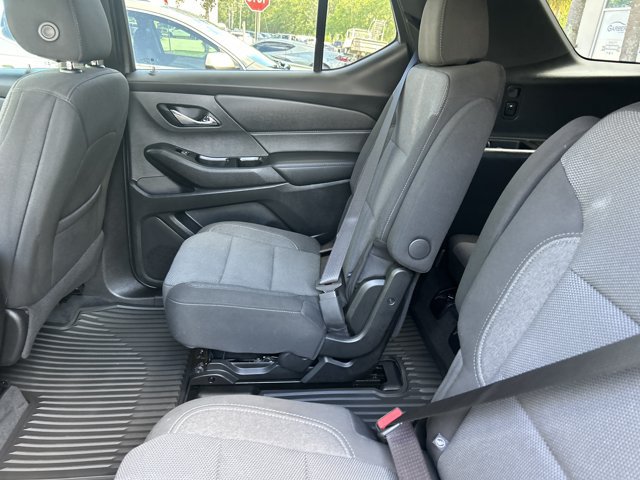 Used 2023 Chevrolet Traverse LT FWD image 23