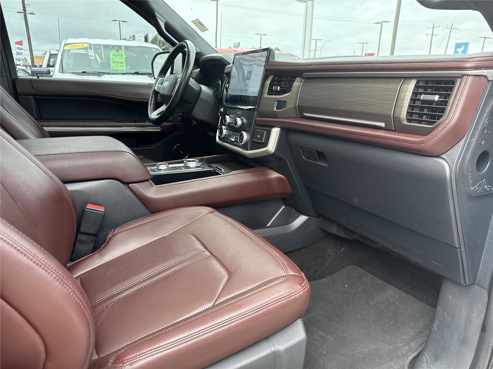 Certified 2022 Ford Expedition Limited image 3