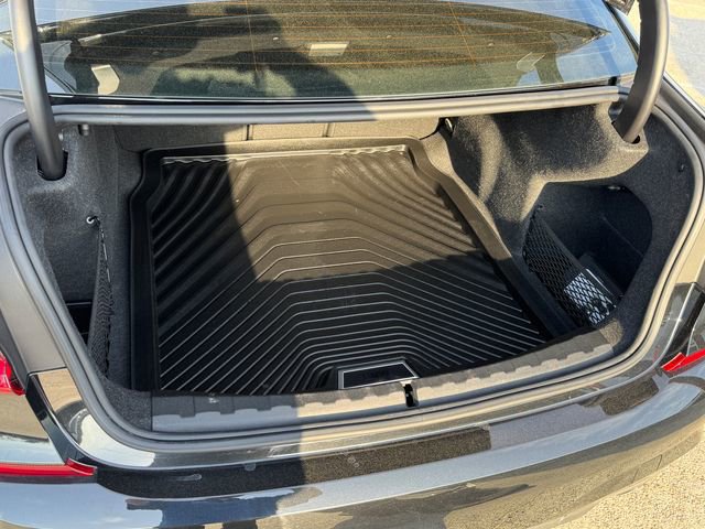 Used 2021 BMW 330i xDrive Sedan w/ M Sport Package image 18