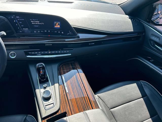 Used 2024 Cadillac Escalade ESV Premium Luxury w/ Performance Package AWD/4WD image 15