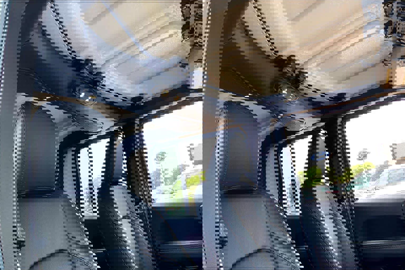 Used 2025 Jeep Gladiator Sport image 14