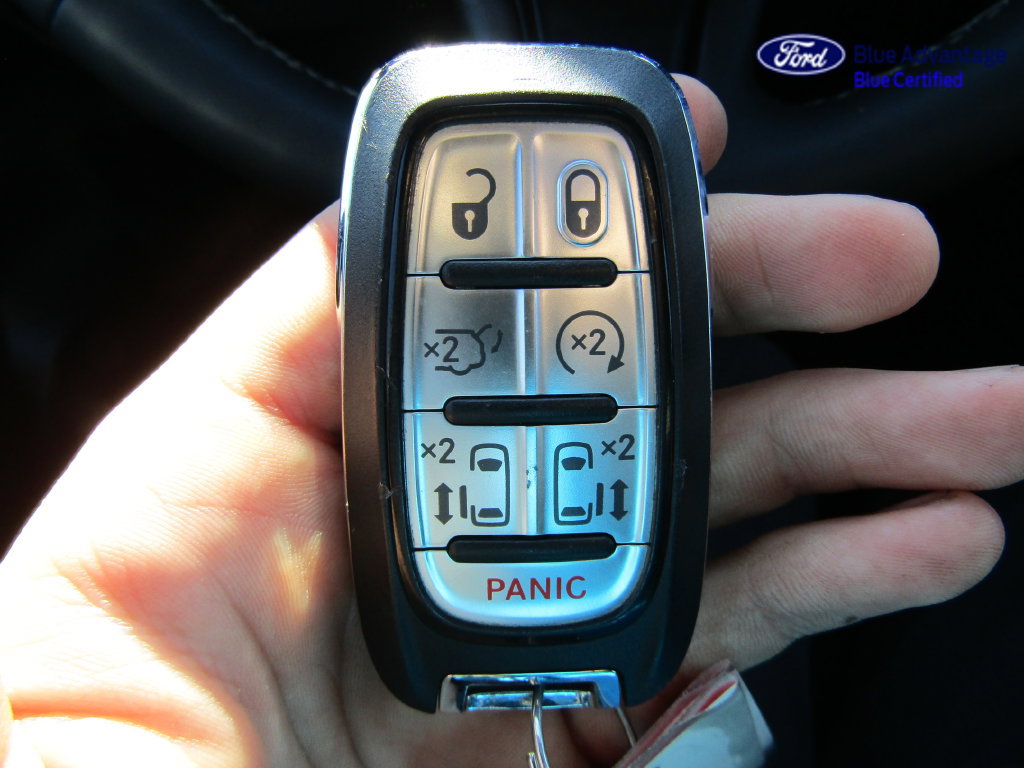 Used 2025 Chrysler Pacifica Limited FWD image 46