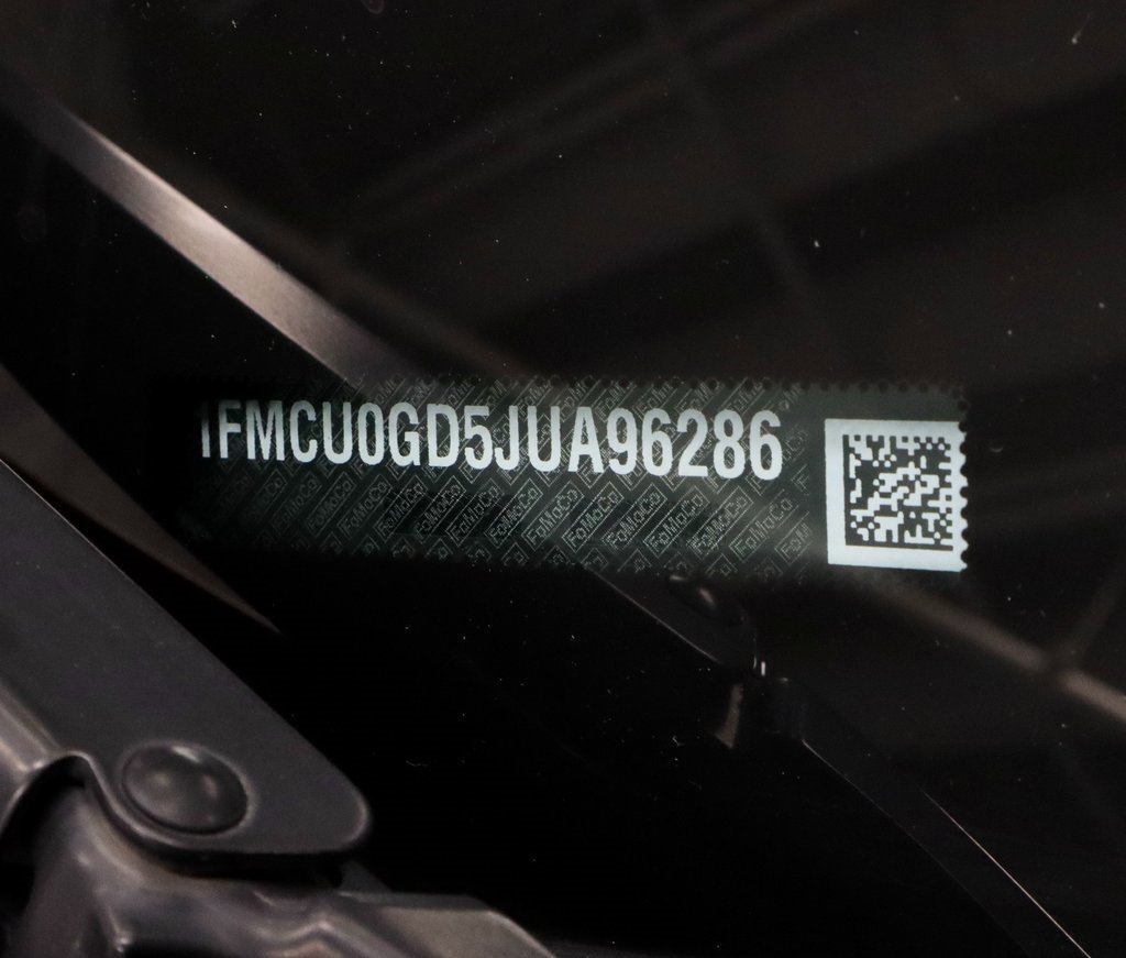 Certified 2018 Ford Escape SE image 32