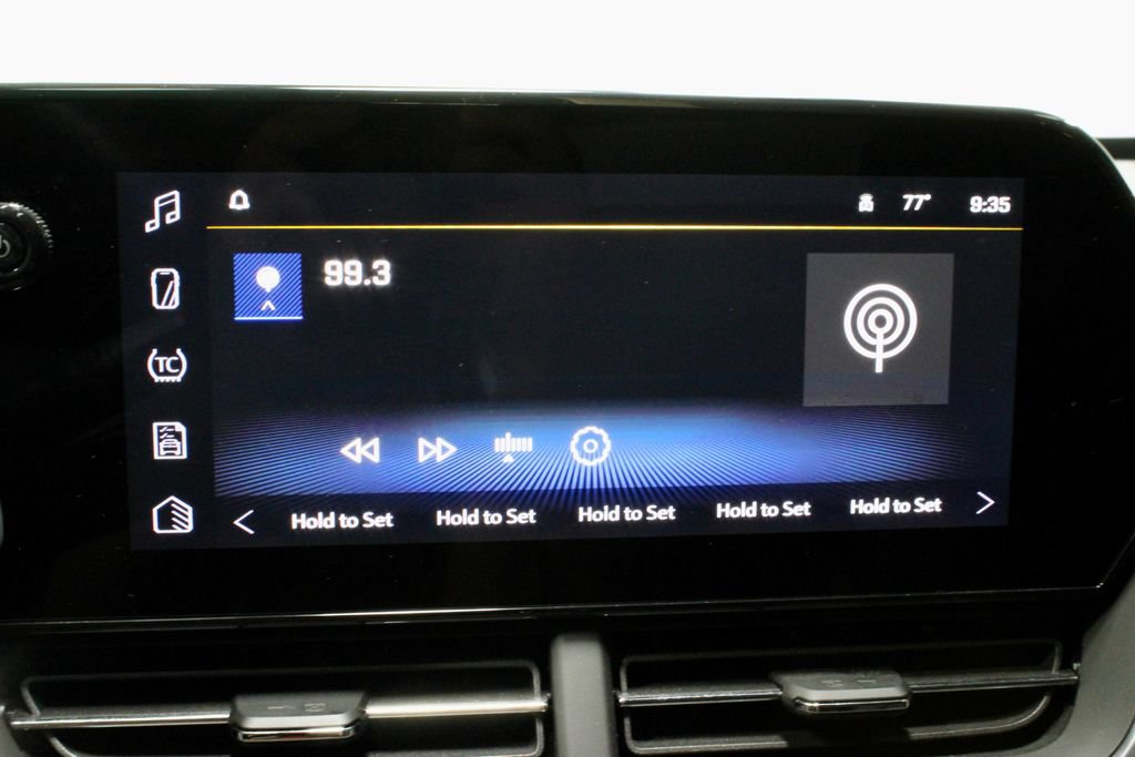 Used 2025 Chevrolet Trax ACTIV w/ Driver Confidence Package FWD image 3