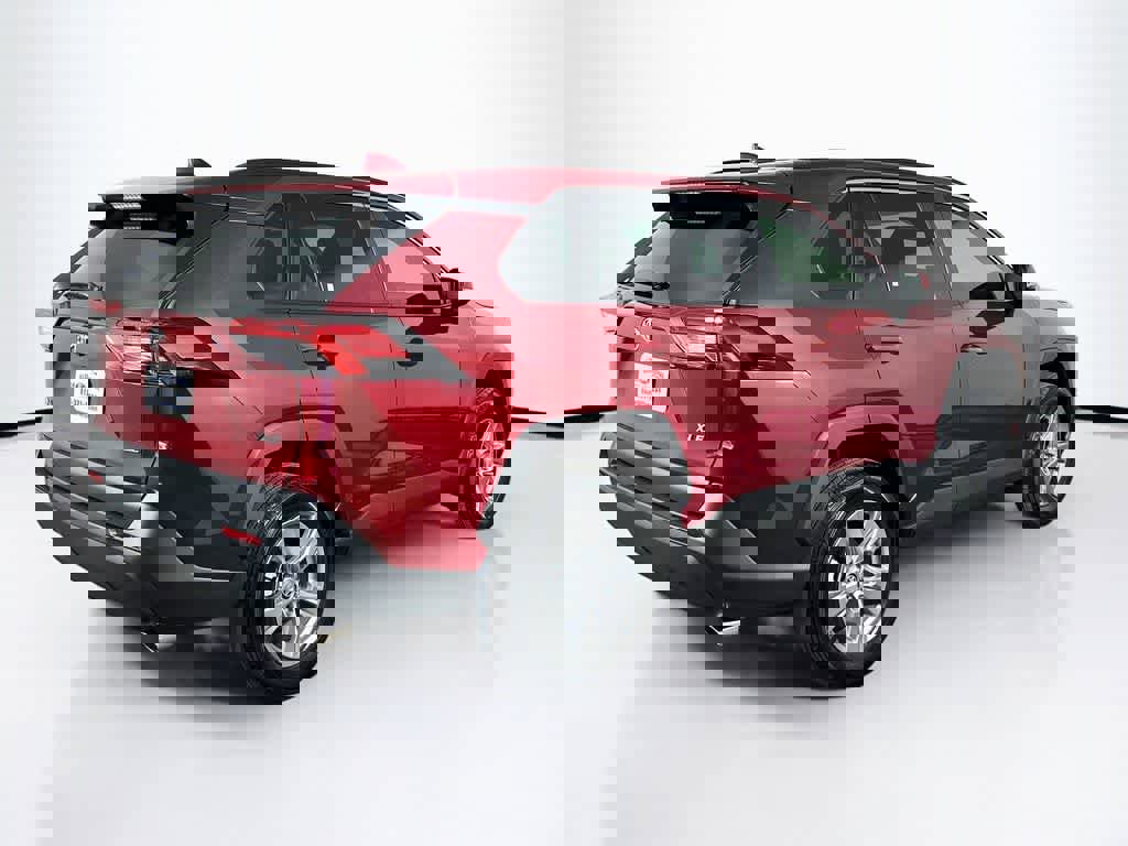 Used 2025 Toyota RAV4 XLE w/ Convenience Package image 25