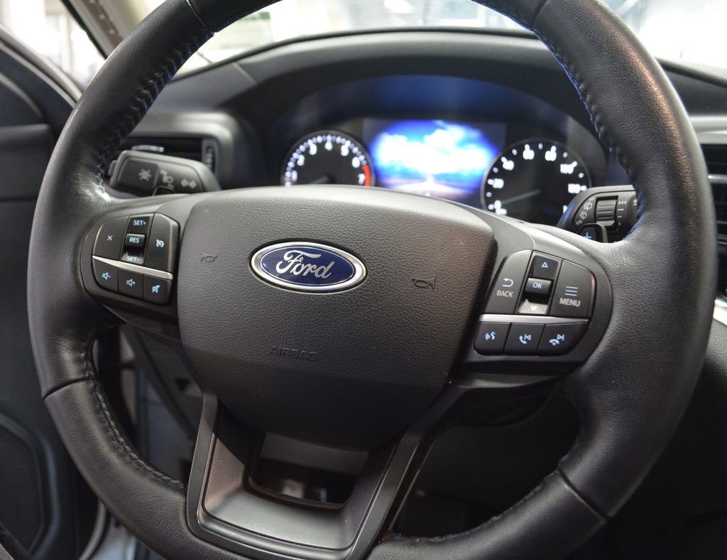 Certified 2020 Ford Explorer XLT w/ Comfort Package AWD/4WD image 18