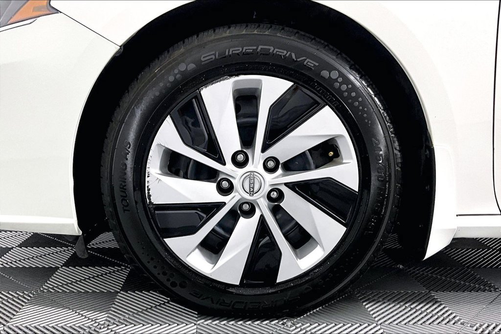 Used 2024 Nissan Altima 2.5 S FWD image 8