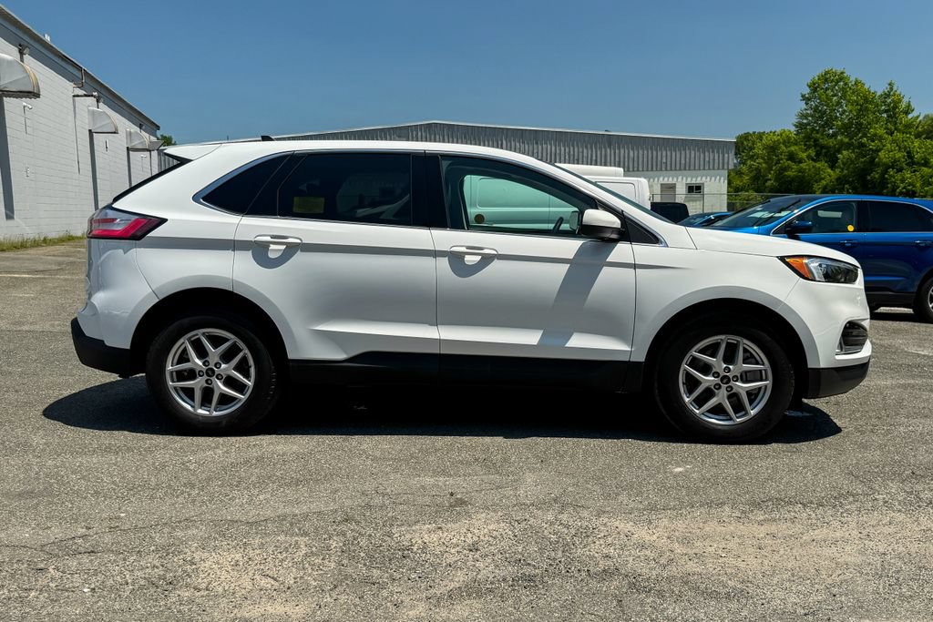 Certified 2023 Ford Edge SEL w/ Convenience Package AWD/4WD image 2