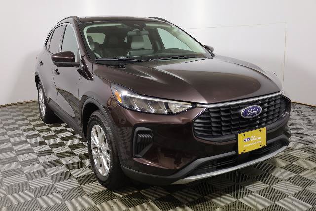 Certified 2023 Ford Escape Active w/ Tech Pack #2 AWD/4WD image 3
