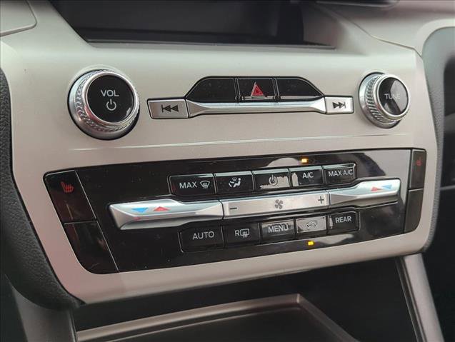 Certified 2023 Ford Explorer XLT image 11