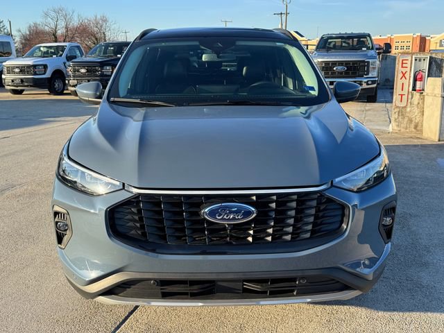 Certified 2025 Ford Escape SE w/ PHEV Premium Package image 9