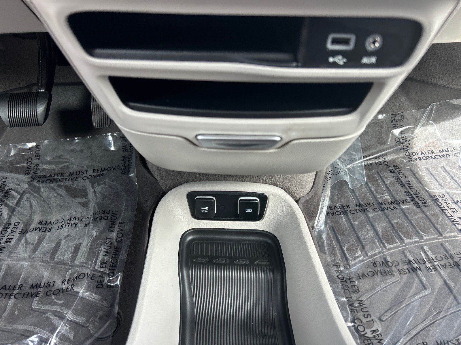 Used 2020 Chrysler Pacifica Touring w/ Advanced Safetytec Group FWD image 31