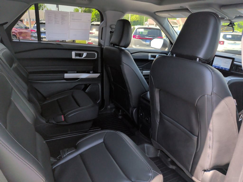 Certified 2023 Ford Explorer XLT w/ Equipment Group 202A AWD/4WD image 17