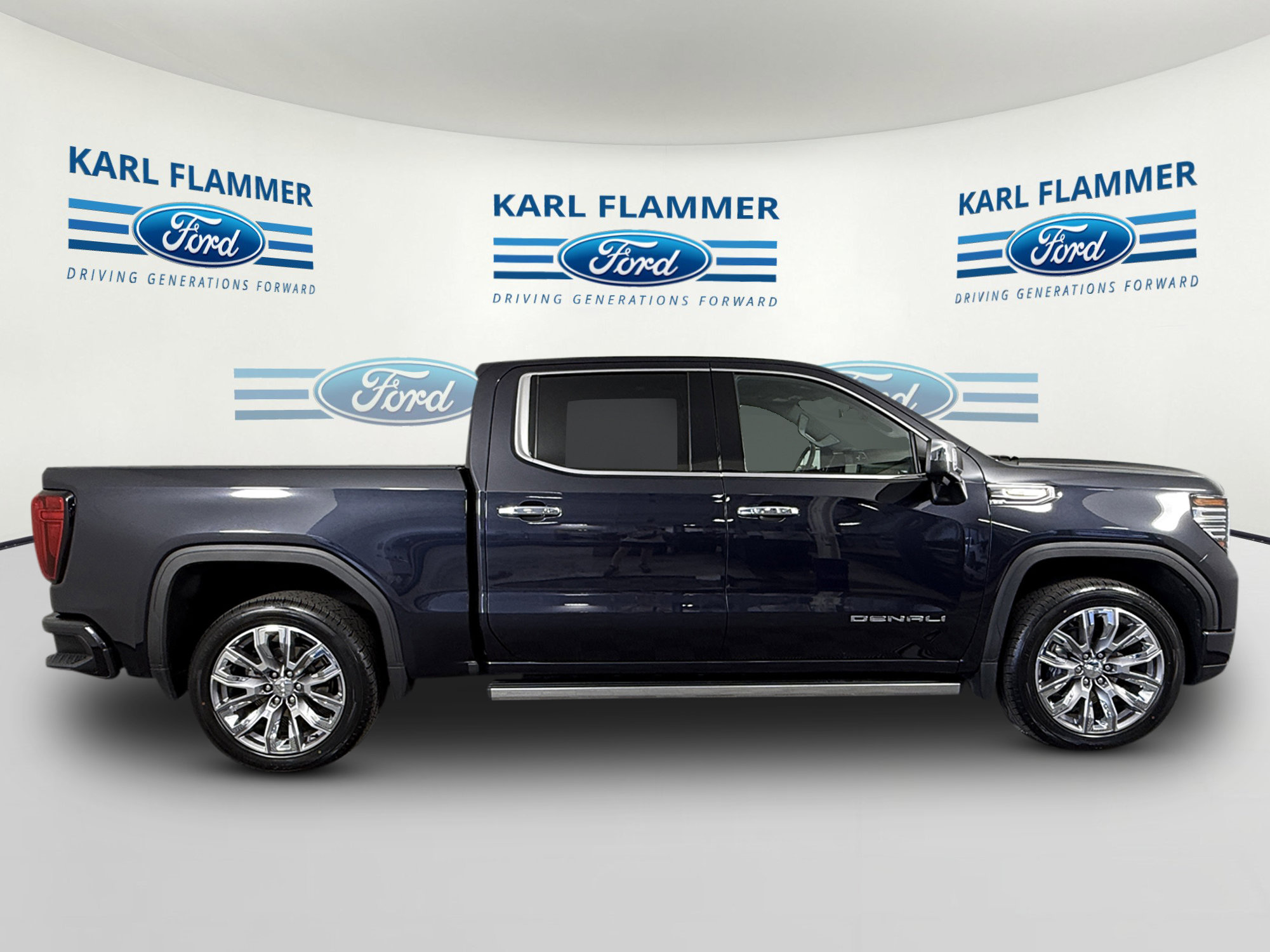 Used 2023 GMC Sierra 1500 Denali w/ Denali Reserve Package AWD/4WD image 2