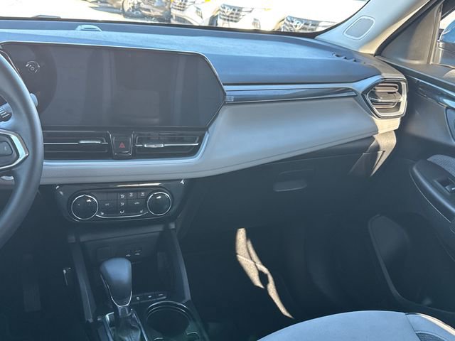 Used 2024 Chevrolet TrailBlazer LT w/ LT Cold Weather Package image 24