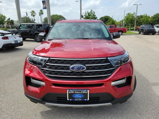 Certified 2022 Ford Explorer XLT w/ Equipment Group 202A RWD image 2